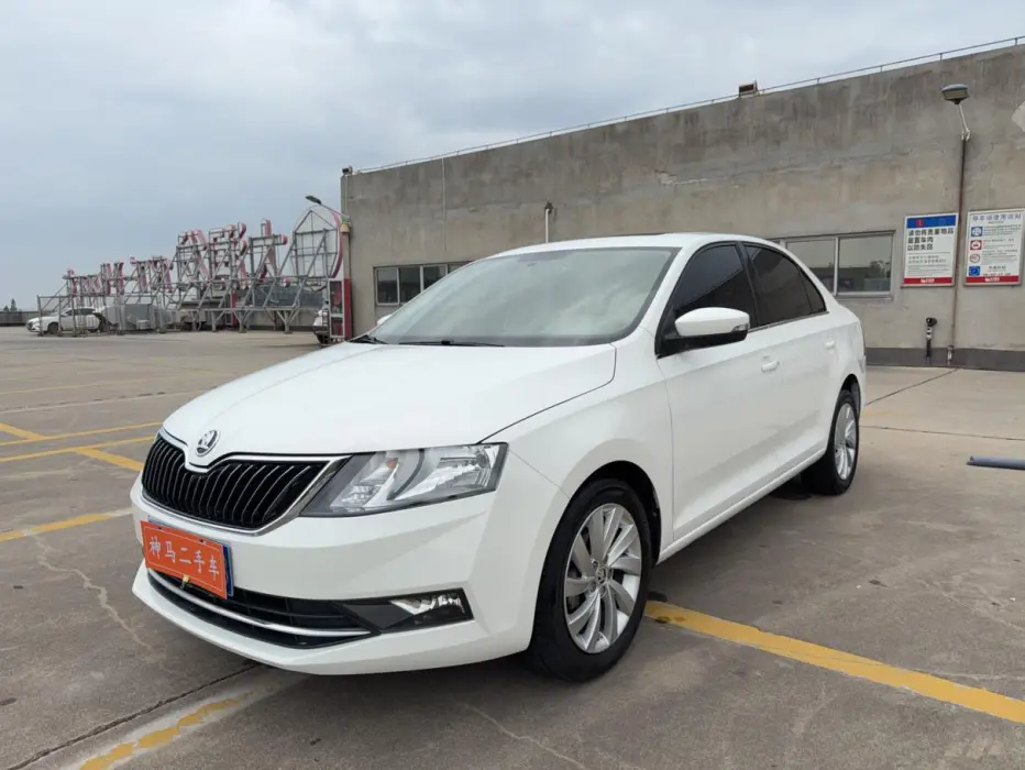 SKODA RAPID 2018, VIN LSVNX4NG4JN039917