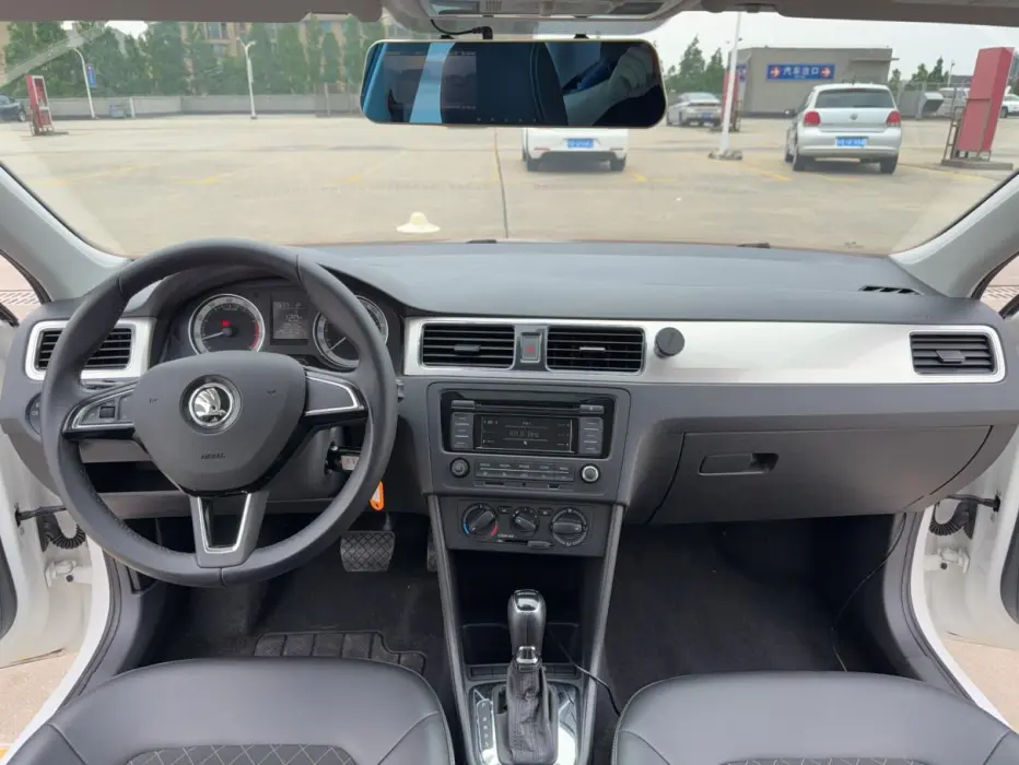 2018 SKODA RAPID VIN LSVNX4NG4JN039917 — фото 9