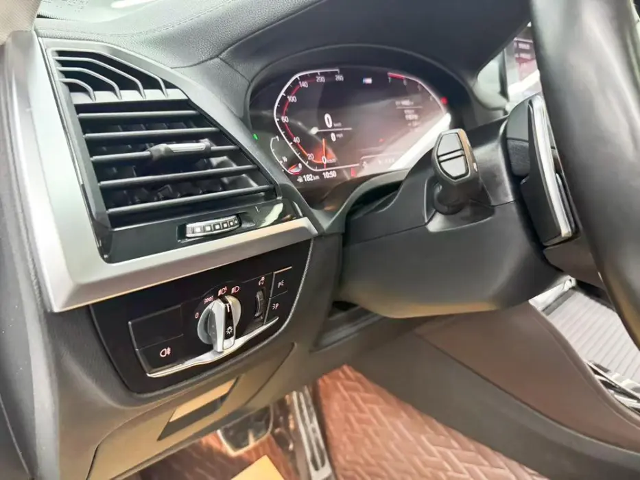 2021 BMW X4 VIN WBAUJ7108M9F55785 — фото 18