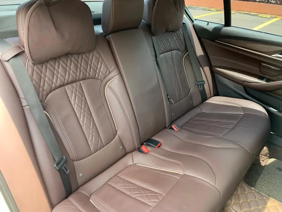 BMW 5ER 2019, VIN LBVKY5104KSR24409
