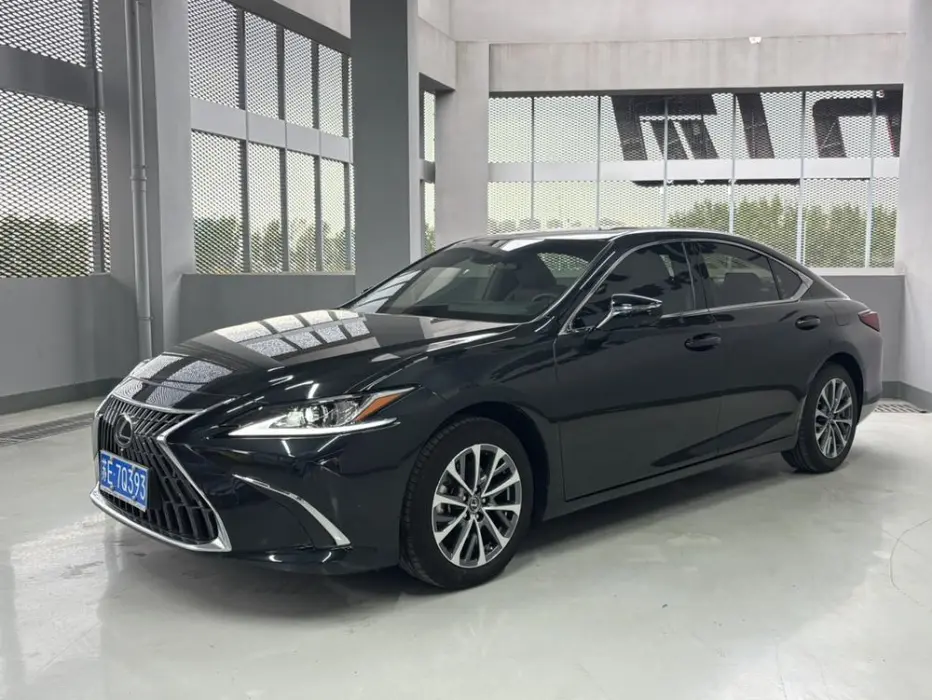 LEXUS ES 2024, VIN N/A