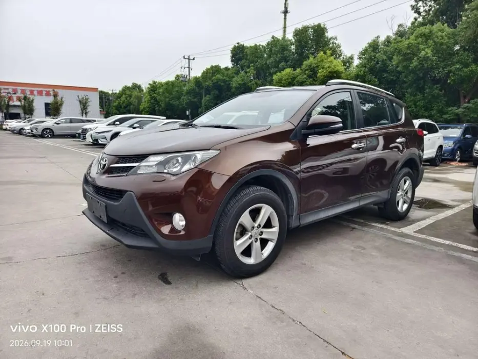 TOYOTA RAV 4 2013, VIN N/A