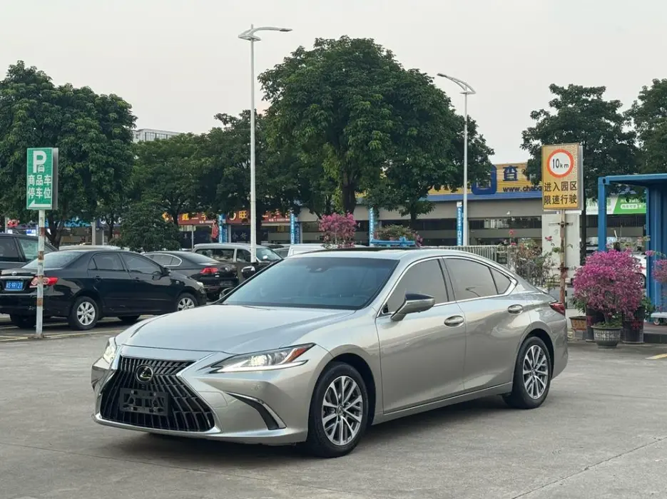 LEXUS ES 2024, VIN N/A