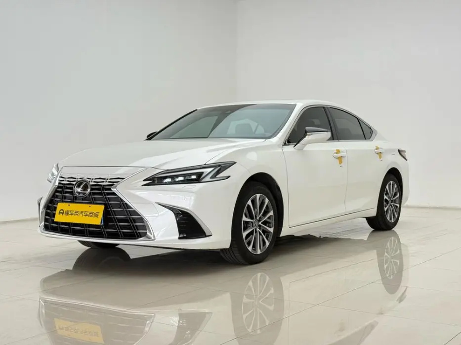 LEXUS ES 2025, VIN N/A