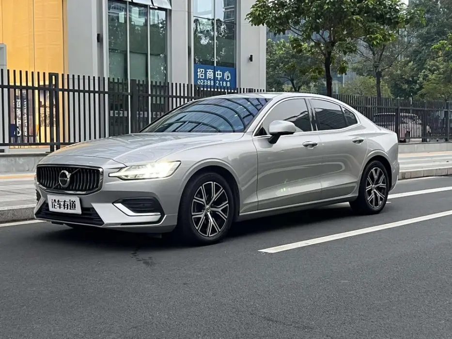 VOLVO S60 2022, VIN N/A