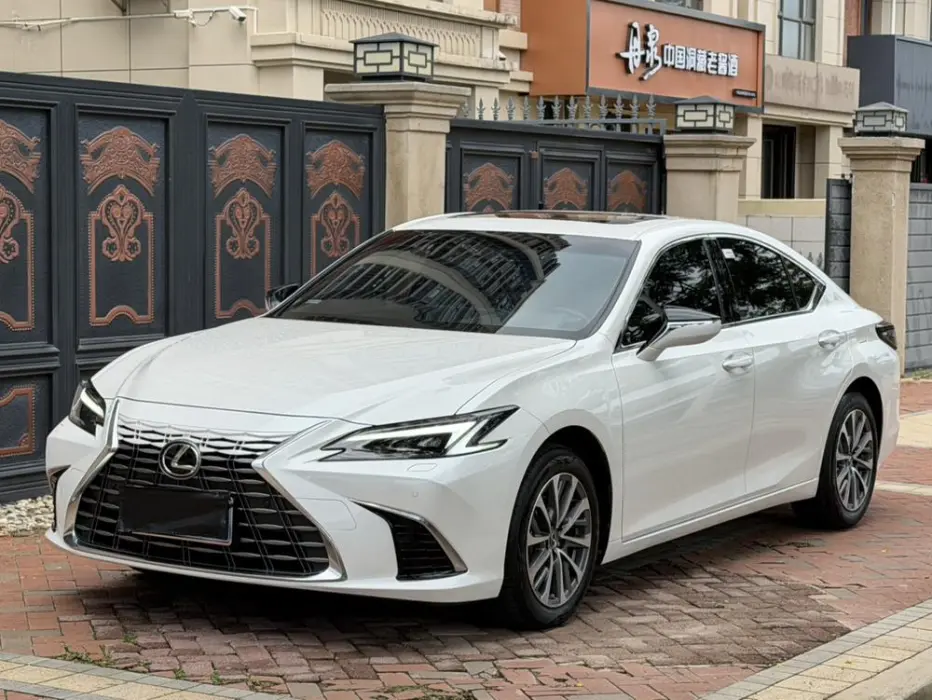 LEXUS ES 2025, VIN N/A
