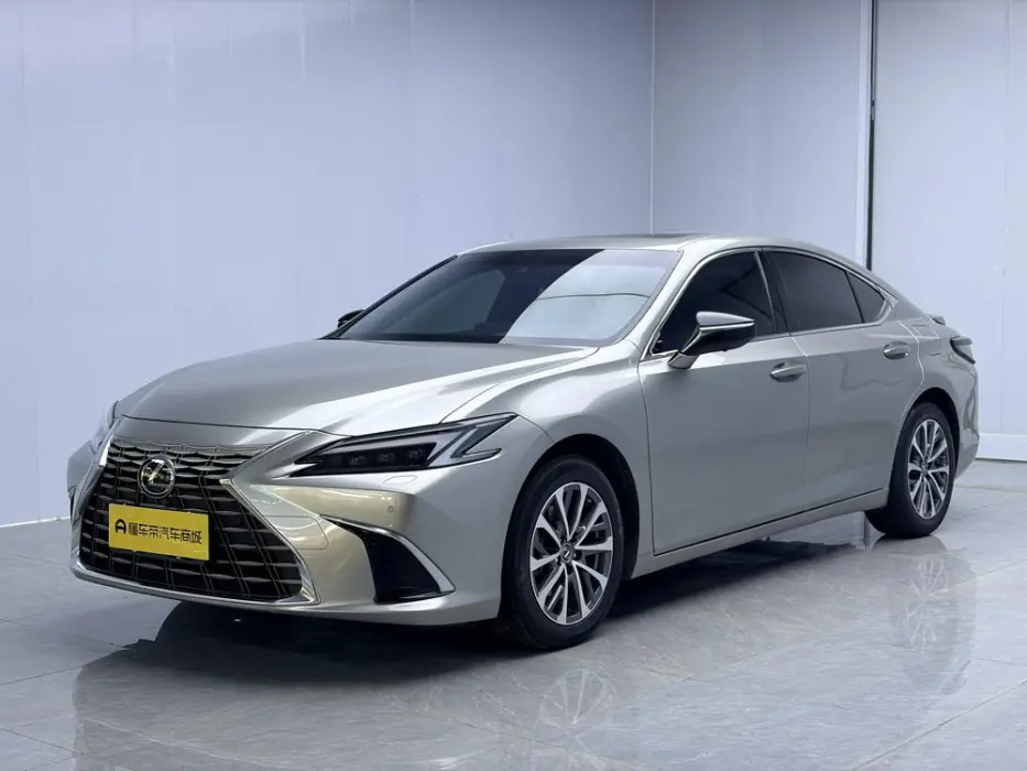 LEXUS ES 2025, VIN N/A