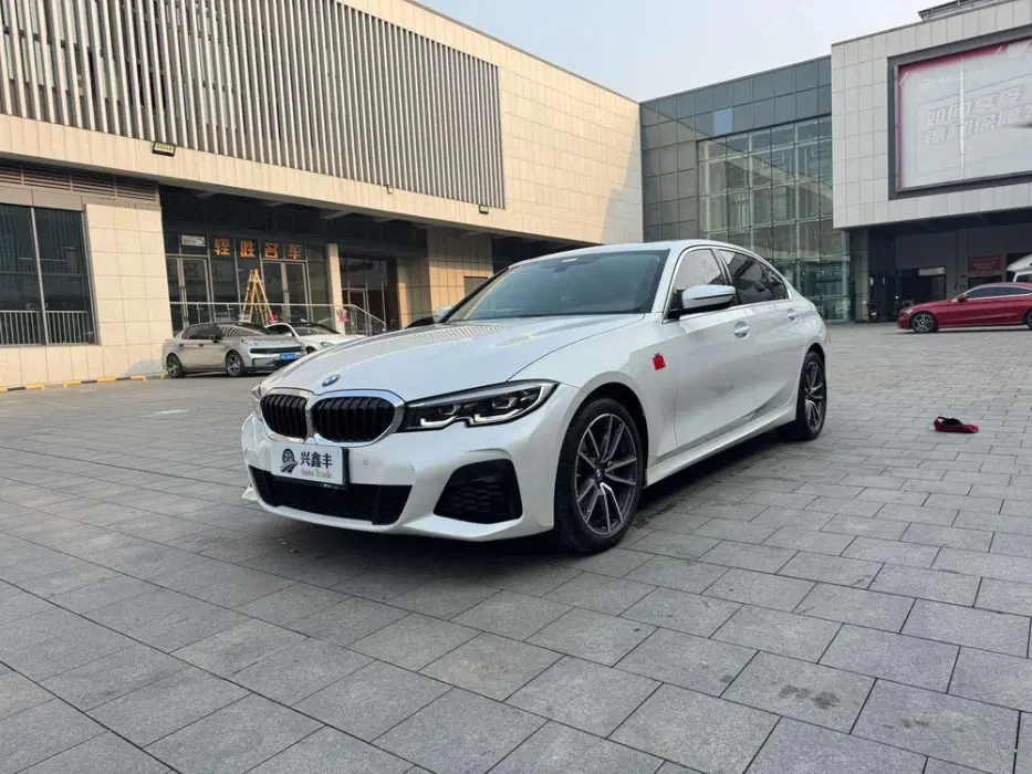 BMW 3ER 2022, VIN LBV61BE09NM317316
