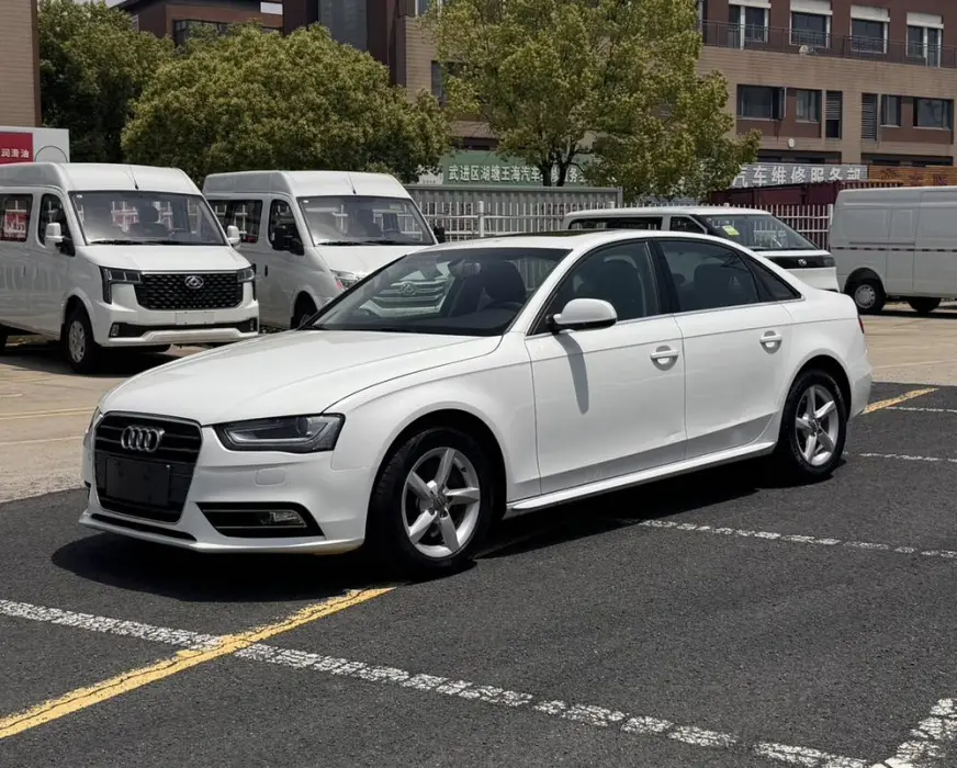 AUDI A4 2013, VIN LFV3A28K0D3013324