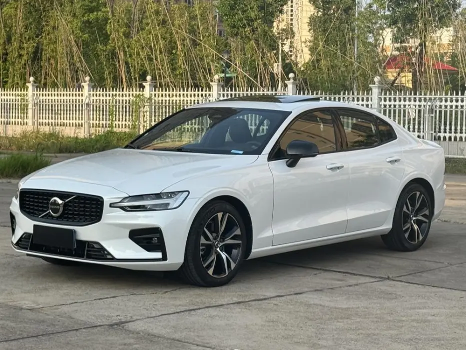VOLVO S60 2024, VIN N/A