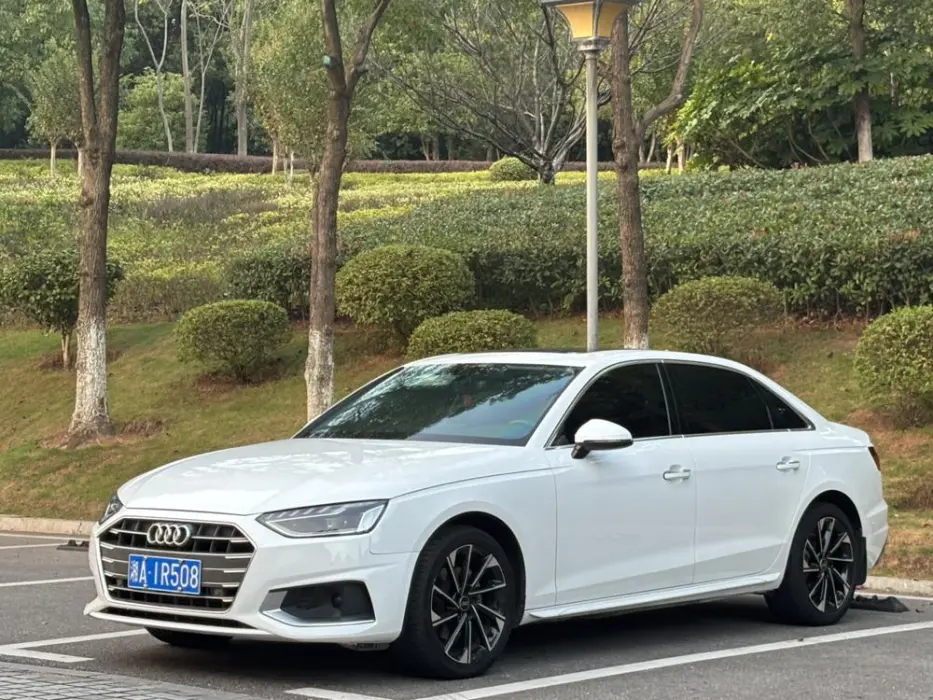 AUDI A4 2022, VIN N/A