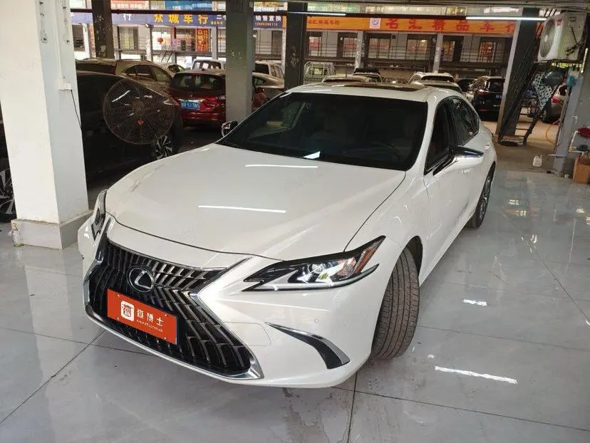 LEXUS ES 2024, VIN N/A