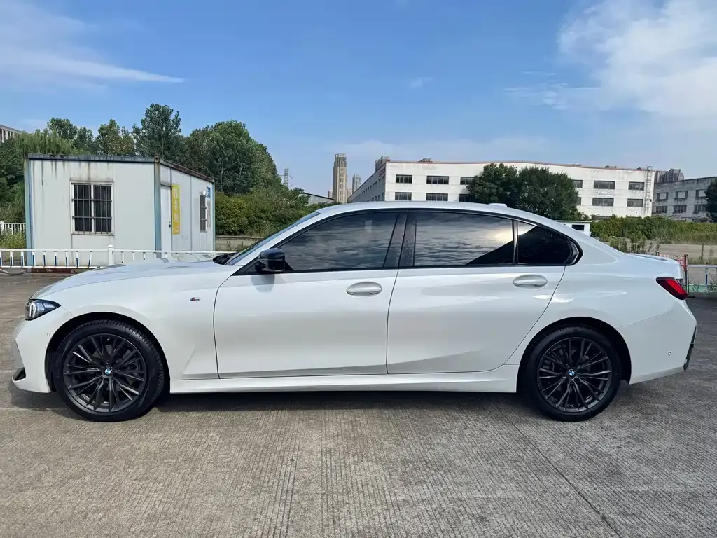 2024 BMW 3ER VIN LBV31FH01RM920692 — фото 2